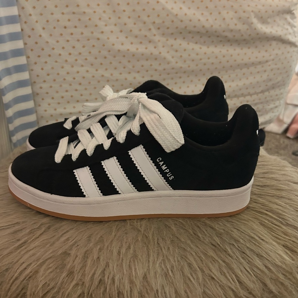 Adidas Campus 00’s in black kids size 6